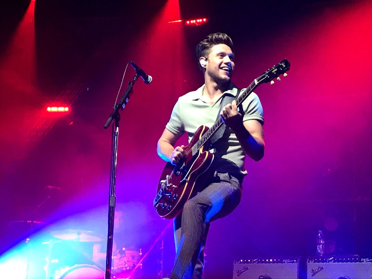 safe niall. (@niallcomf) on Twitter photo 