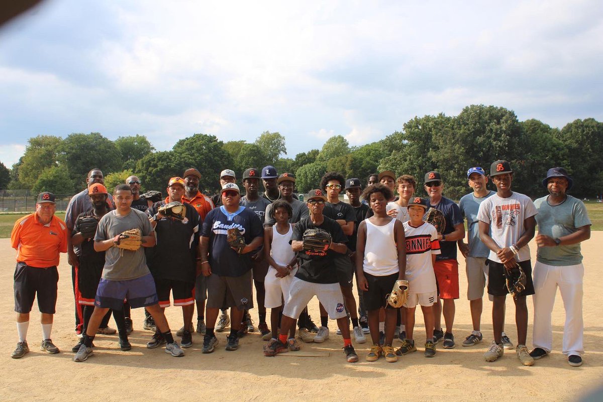 bonnieyouthclub's tweet photo. Great time was had by all at our Brooklyn Bonnie Picnic!
Coaches win softball game 9-7… get ‘em next year kiddos!
Bonnie Family Pride! 🖤🧡⚾️
#bonnieyouthclub
#youthsports
#baseball
#brooklynbaseball https://t.co/0GhQEOAMNj