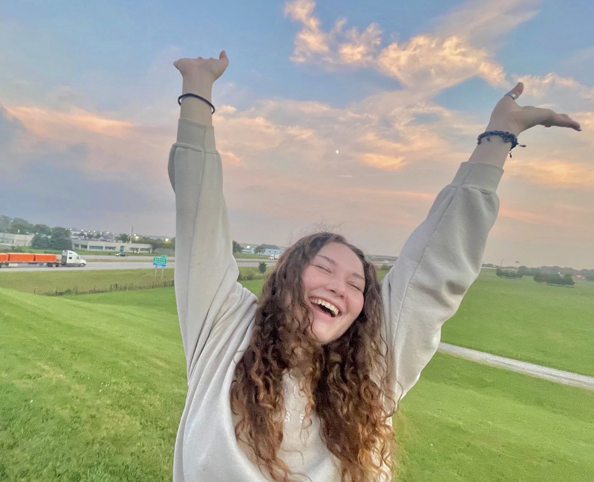 Our mood since there is STILL time to register for RECRUITMENT! Registration is extended until 11:59 tomorrow! Click the link in our bio to sign up!💓