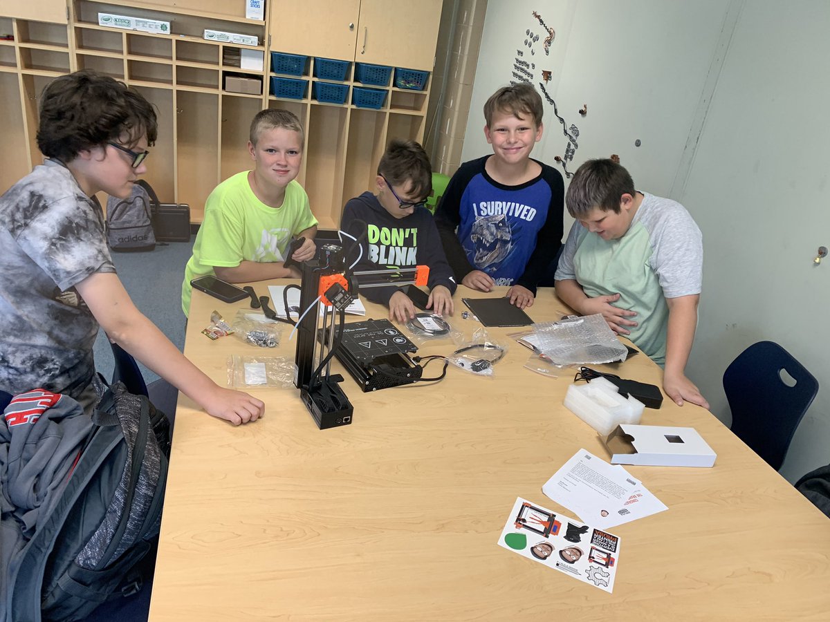 CoderDojoRanger's tweet image. In 5th and 6th grade coder dojo, #WeGetTo work as a team to build a #3dprinter #miniprusa #WeAreNorthwood