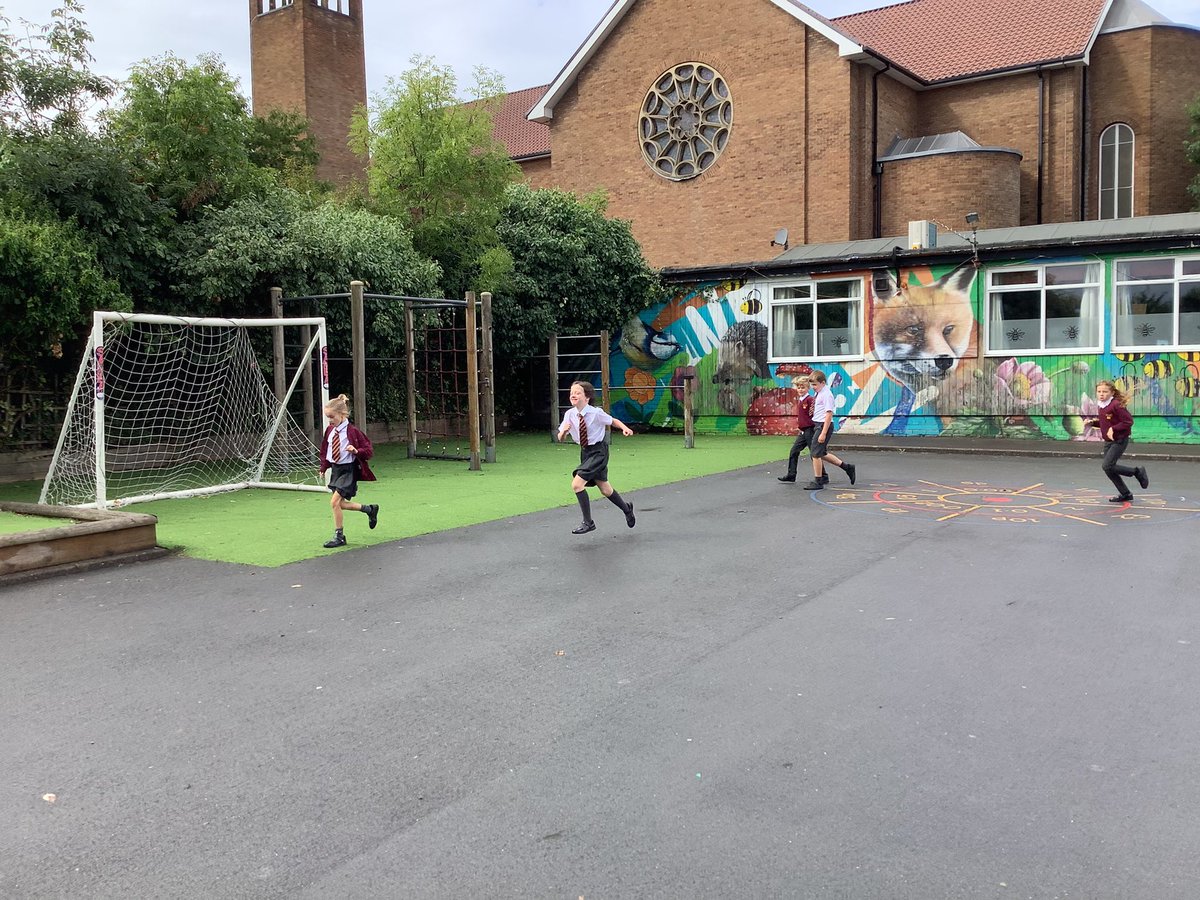 AllSaintsTraff's tweet photo. Keeping our bodies and minds active today in Year 4 running the daily mile #keepmoving #brainsworking #runrunrun 💪🏼💫🏃🏼♂️🏃🏽 https://t.co/4WWQvsTiDc