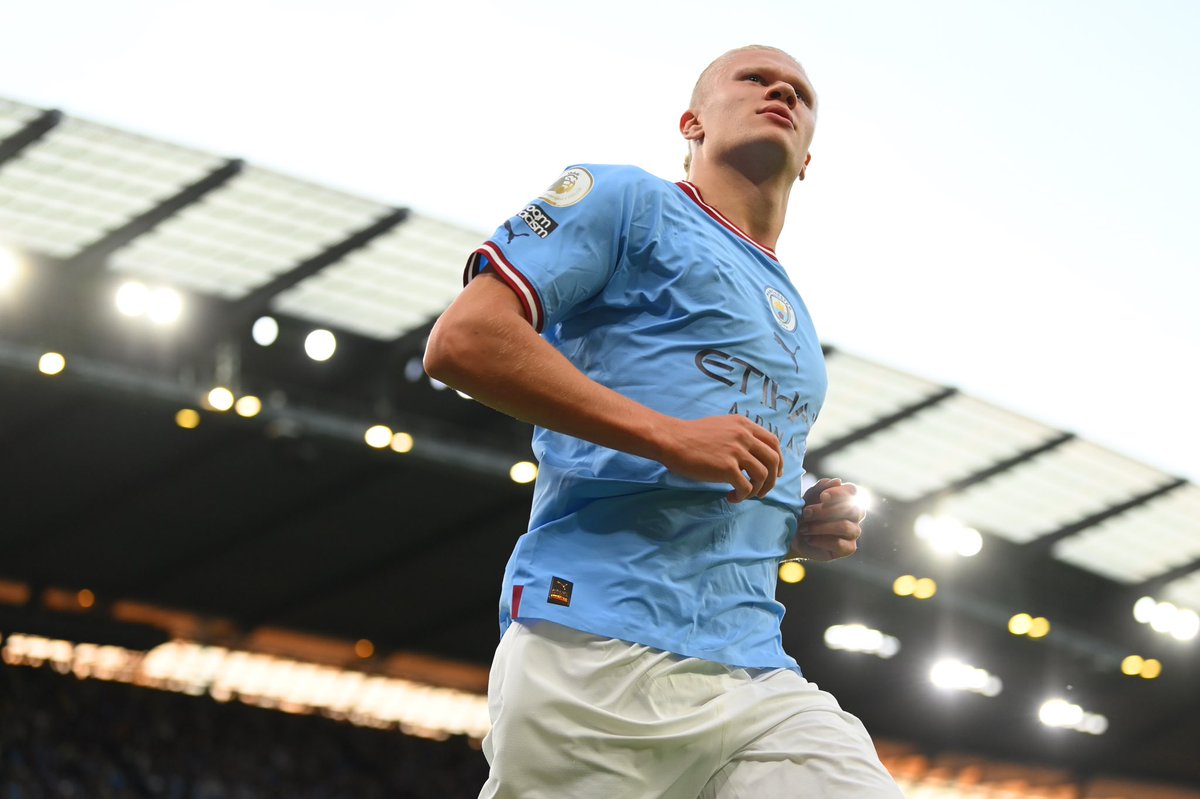 tboy_paul's tweet photo. Haaland with 24 goals in his first 20 Champions League games 🤖

#UCLGoals scored after 20 #UCL appearances:

🇳🇴 24, @erling 
🇫🇷 12, Karim Benzema
🇵🇱 11, Robert Lewandowski
🇦🇷 8, Lionel Messi
🇵🇹 0, Cristiano Ronaldo

[via @WilliamHill] https://t.co/aQ9RAX0qvL