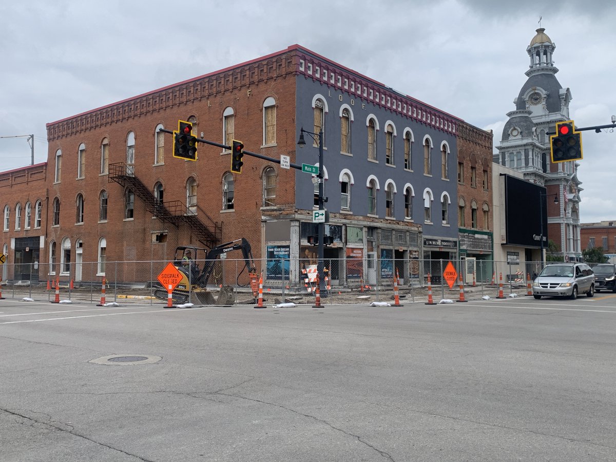 vwfwd's tweet photo. The sidewalk is out! 

With the turn lanes removed on E. Main and N. Washington streets, crews can begin digging up the roadway to lay new civil amenities like gas, water lines, plumbing, and more. The next steps will be visible, transformative differences for our city. 

#vwfwd https://t.co/1fprSvfy4C