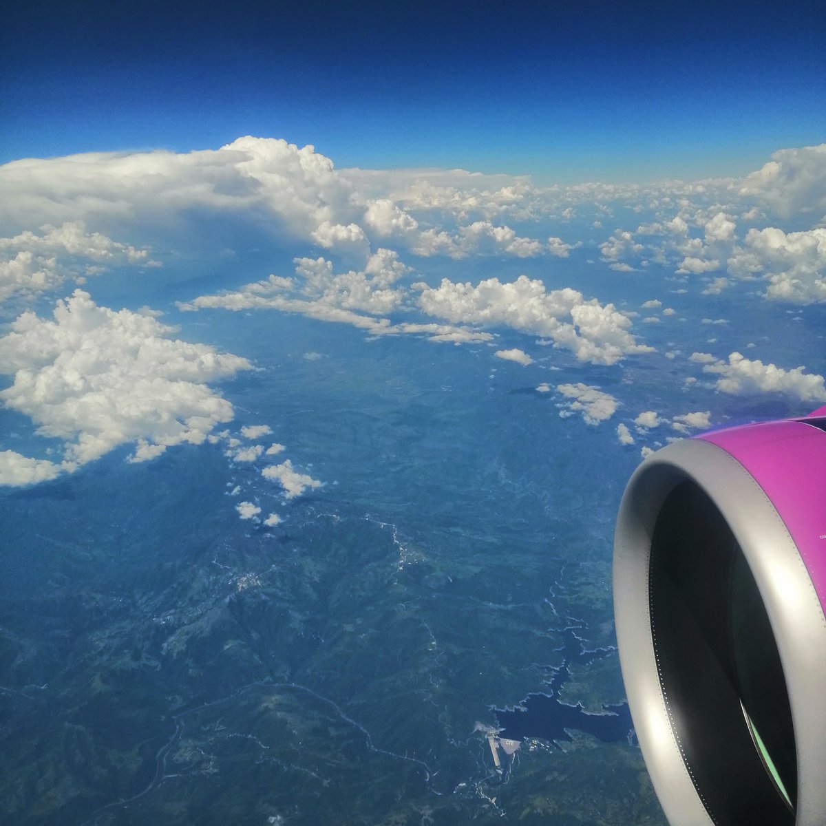 4twentyN's tweet photo. Fly away. https://t.co/xFmTqoRV5q
