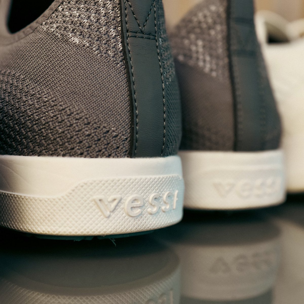 CanuckClay's tweet photo. RT for a chance to win a pair of 100% waterproof @VessiFootwear shoes.
For an additional entry:
-follow both me and @VessiFootwear
-quote tweet this tweet and tag a friend who is team #drysocks
Contest open to residents of 🇨🇦 and 🇺🇸; I’ll be drawing the winner this Sunday. https://t.co/F0JHQhmWRn