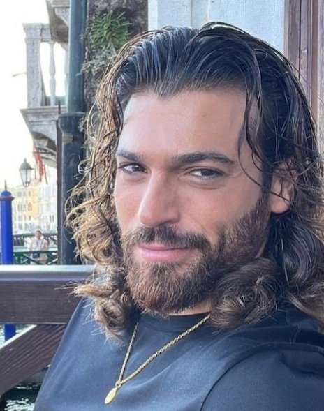 Timea072's tweet photo. Amilyen kicsi ország vagyunk annál nagyobb szeretettel szeretünk és tisztelünk.

#ViolaComeIlMareVenezia79
 #CanYaman 
#FrancescaChillemi 
ViolaComeIlMareTeaser https://t.co/puQ4ILn01B