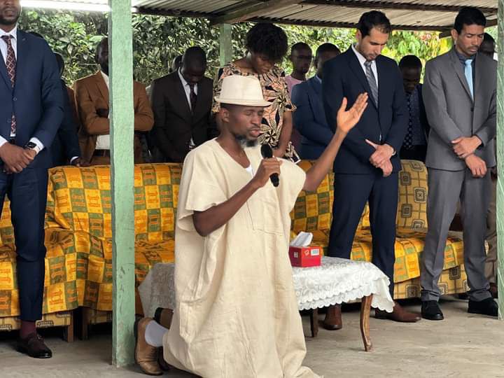 gael_mbene's tweet photo. Ne mourrez pas sans croire le prophète car il est réservé à l'homme de vivre une seule fois.
https://t.co/0gRrhvE92u https://t.co/VSecLXd382