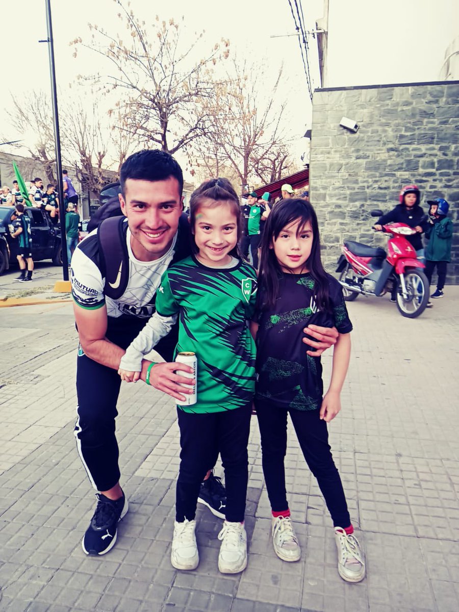 Compartiendo esta locura con ellas😍⭐⭐⭐⭐💚🖤