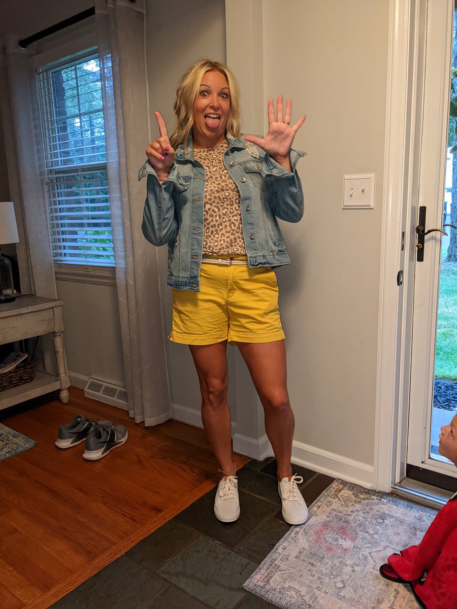 Mrs. Devery tweet media