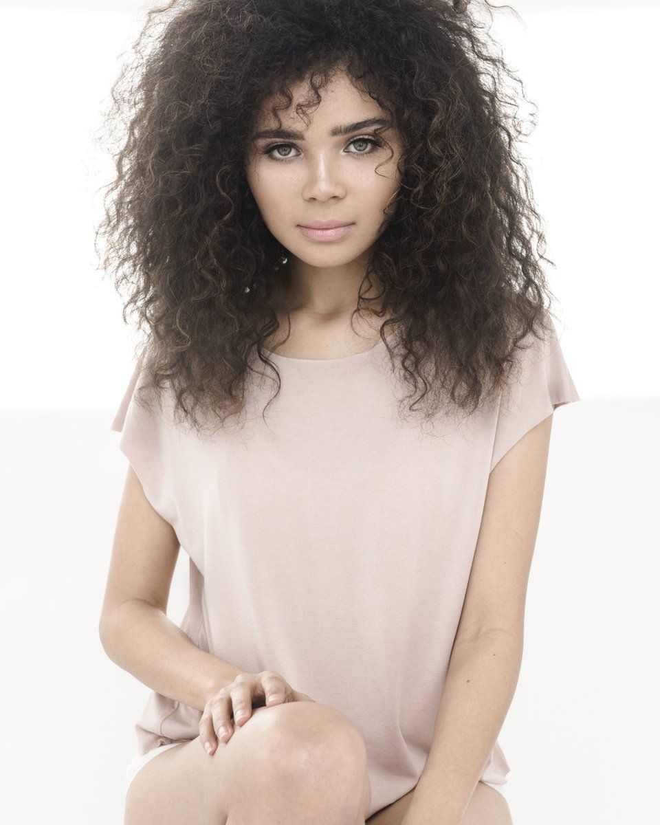 ActivIntimates's tweet image. Cozy with @therealcortneyd 💜

Shop the look → activintimates.com

@iam_romencole for @phxfashionweek

#loungewearchic #loungewearset #luxuryloungewear #loungewearlifestyle #cozyliving #cozycore #cozytime #cozystyle #fallstyle #fall2022 #falltrends