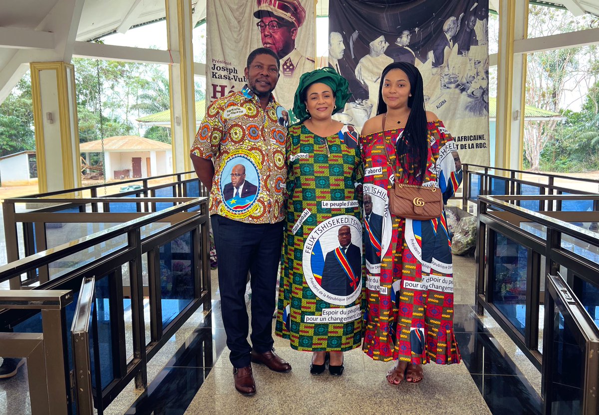 itamboMotema's tweet photo. #SINGINI , depuis 2009 je ne suis plus revenue voir mon arrière-grand-père Mbuta Joseph Kasa-vubu. Un moment replis d’émotions avec mes parents, ainsi que ceux qui nous ont accompagner. Une pensée spécial pour toi et j’espère que de la haut tu veilles sur nous et nous guide🕊❤️ https://t.co/XR2ylKVcNT