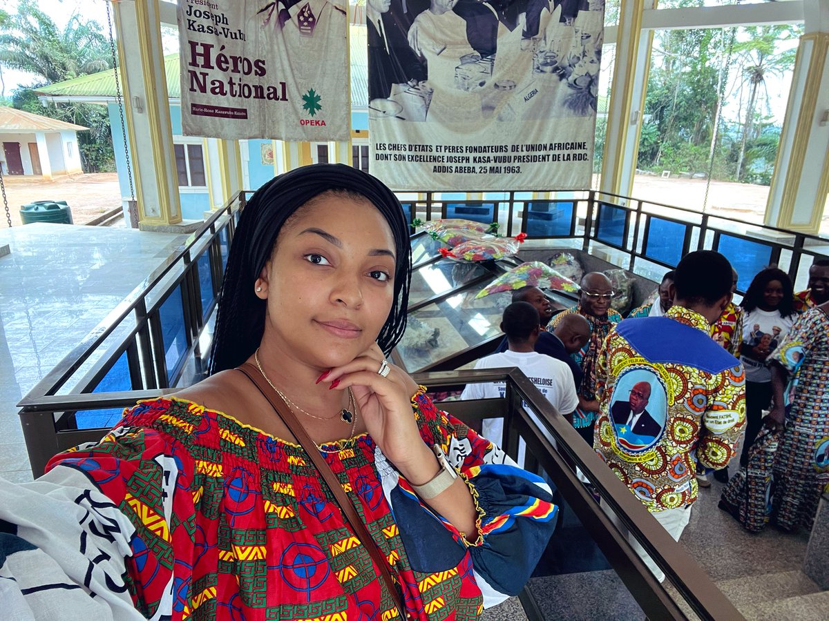 itamboMotema's tweet photo. #SINGINI , depuis 2009 je ne suis plus revenue voir mon arrière-grand-père Mbuta Joseph Kasa-vubu. Un moment replis d’émotions avec mes parents, ainsi que ceux qui nous ont accompagner. Une pensée spécial pour toi et j’espère que de la haut tu veilles sur nous et nous guide🕊❤️ https://t.co/XR2ylKVcNT