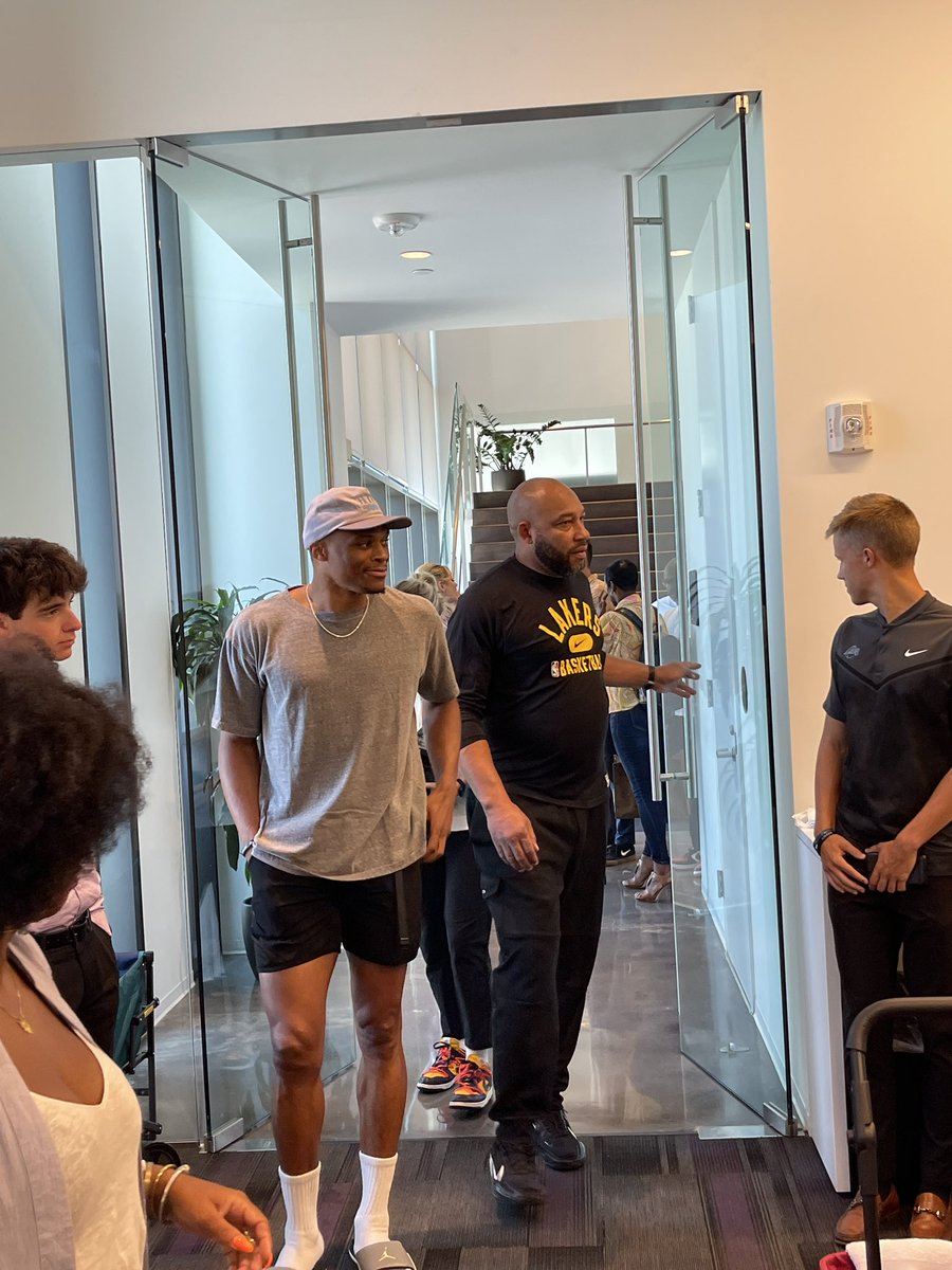 NotoriousOHM's tweet photo. Russell Westbrook and Darvin Ham have come in to watch and listen to Patrick Beverley’s introductory press conference. https://t.co/TKioCFVoPO