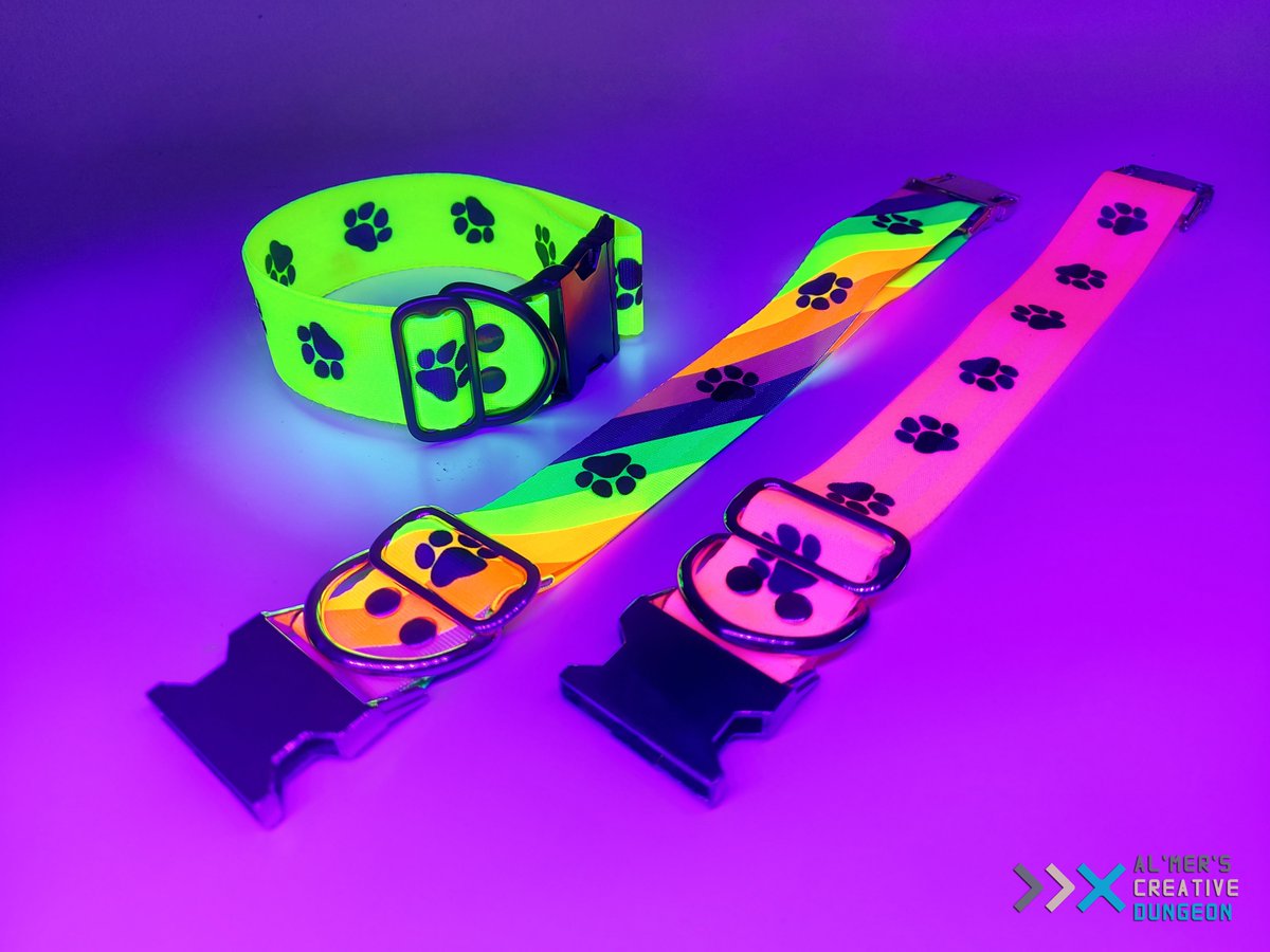 Pawprinted collars. UV reactive

#furry #furrycommission