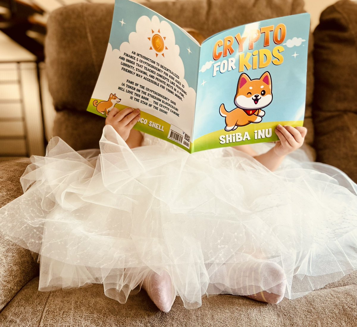 mamas_of_crypto's tweet image. On Tuesdays we dress up and study crypto 🐶 
#momsoftwitter @CocoShellBooks