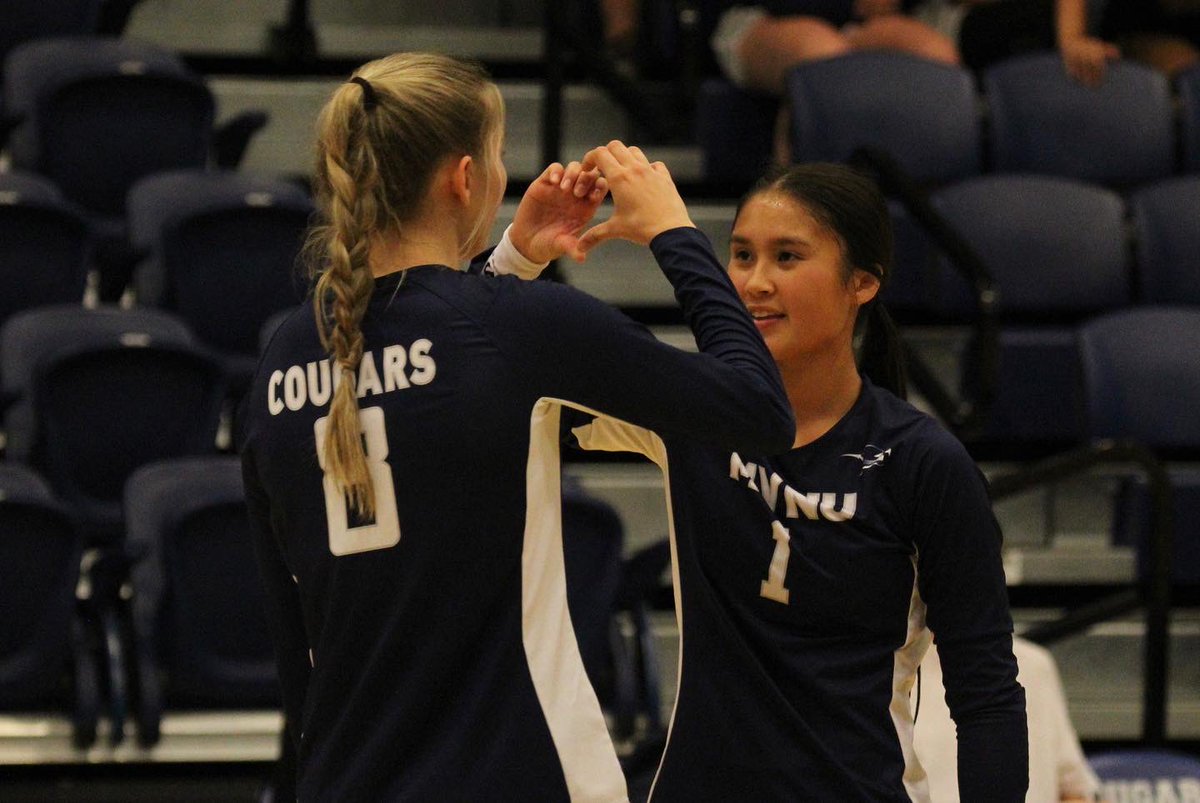 MVNU_Cougars's tweet photo. 7-0 vibes 😎

@mvnu_volleyball stayed undefeated after sweeping UM-Dearborn in its home opener last night! 📸 🏐

https://t.co/c69U6LhM69 https://t.co/vdVhLY4xyz
