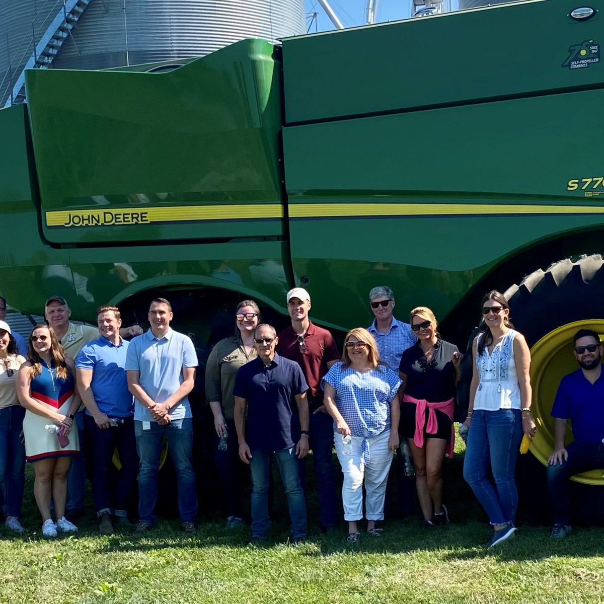 HB_TMT's tweet photo. Our attorneys immerse themselves in the industries of their clients! #TeamHB joined @Bayer, @ASA_Soybeans &amp; @NationalCorn for a visit to Glendell Farms to discuss the latest updates in agronomy including tillage practice, pesticide selection, equipment and tech in #agriculture. https://t.co/EVw3JTRruZ