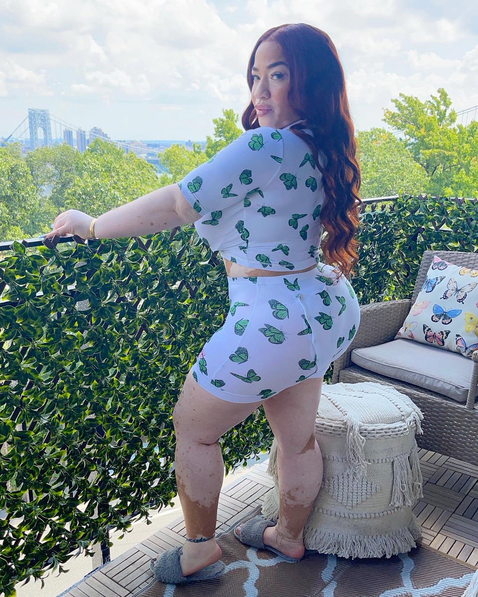 Spiceyyy on Twitter: "I’m hard to reach, huh? 🦋 not if you tap the link