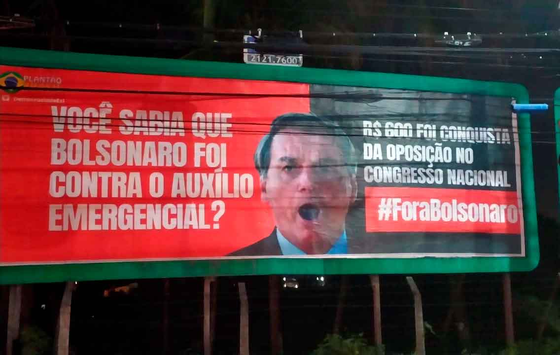 Aqui uma das DEZENAS de Outdoors que colocamos contra o governo Bolsonaro pelo Brasil!

Desde a época que as pessoas ainda tinham MEDO de se posicionar publicamente nós já estávamos na luta indo pra cima desses malditos!