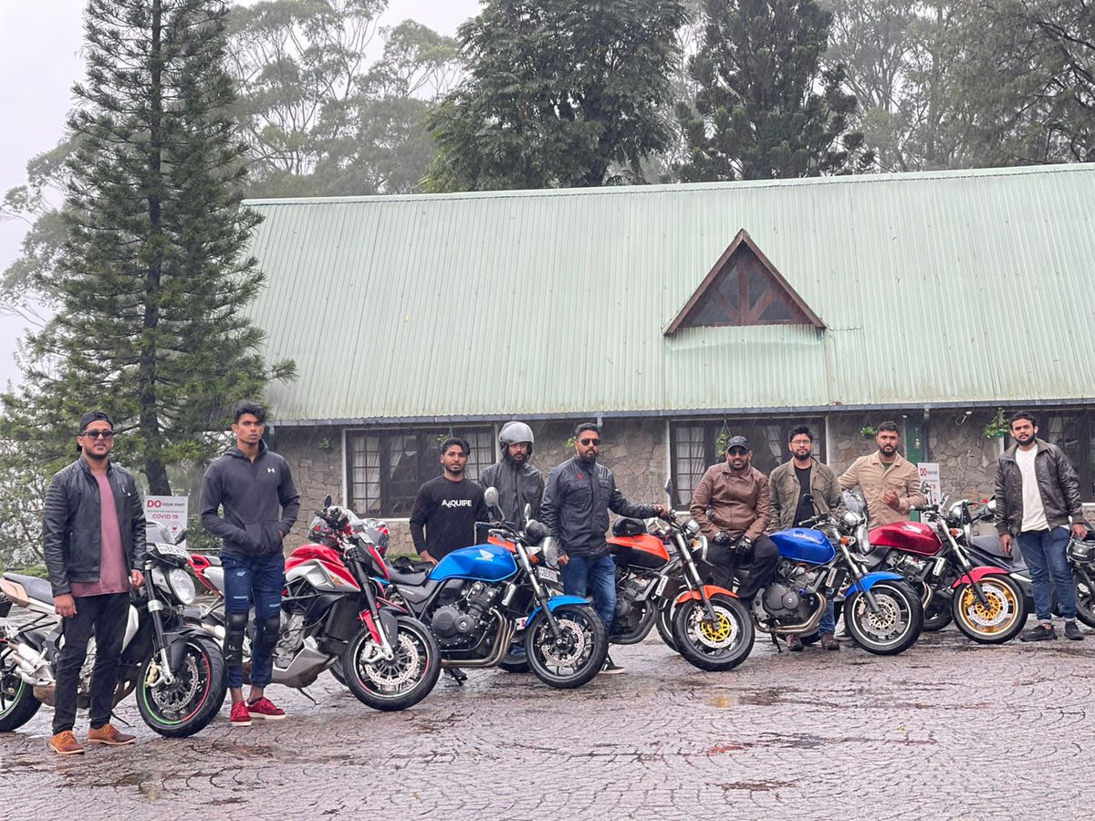 RushdyMansoor's tweet photo. Had a long Ride after age’s! #HondaHornet #Bikeride #SriLanka #HondaRacing https://t.co/jbiGmnkf3L
