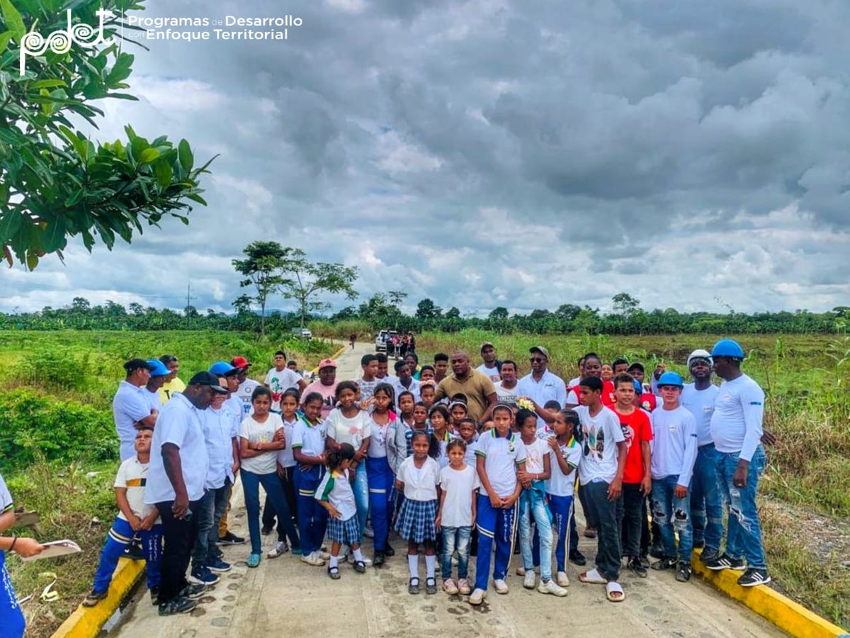 RenovacionCo's tweet photo. En el marco del Proyecto de Intervención Territorial #PDETE para Riosucio y el Carmen del Darién, Chocó, se entregaron un Box Culvert y 400 metros de placa huella con una inversión por más de $550 millones.
Más info: https://t.co/ub5K0Xo6ad https://t.co/ZK0uVbnpIO