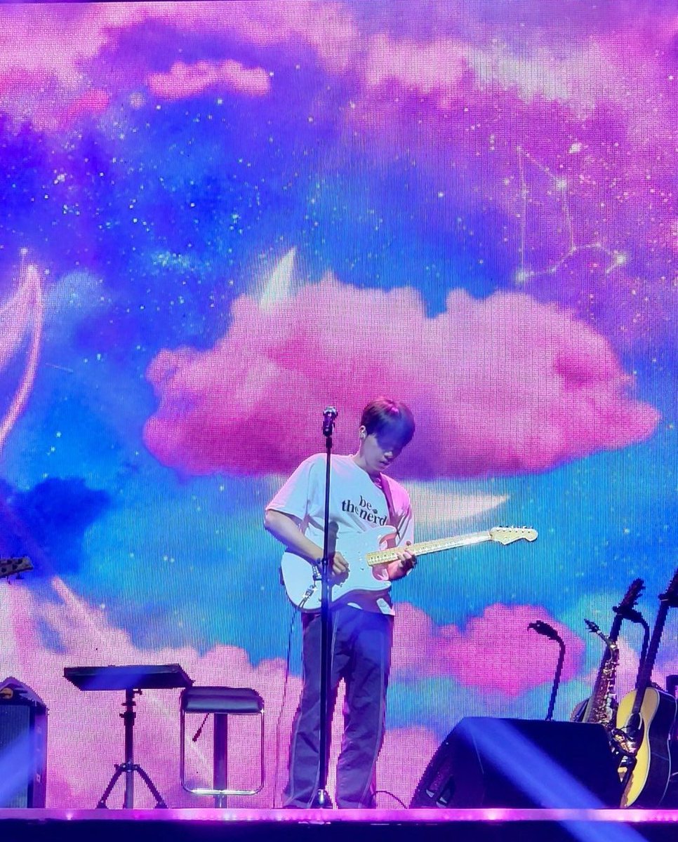 SWEET_SEWOON's tweet photo. 세운아 데뷔 5주년 너무 축하해💜💛 🍀
정세운을 만나 행운이고,
행운이라 행복하고 감사해💕
오래오래 함께 걸어가자🤝
#정세운 #JEONGSEWOON
#JEONGSEWOON_5th_Anniversary
#행운이_피어난_세운이의정원 https://t.co/7nBDEgf864