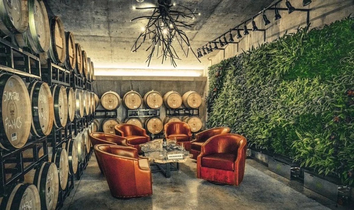 📍Slate Theory Winery, Fredericksburg, TX 🌱Versa Wall® 👉Our dealer partner Natura designed two large living walls that are twenty feet tall, 8 feet wide, and house over 810 plants creating a comfortable accommodations for a cellar tasting #greeninfrastructure #architecture