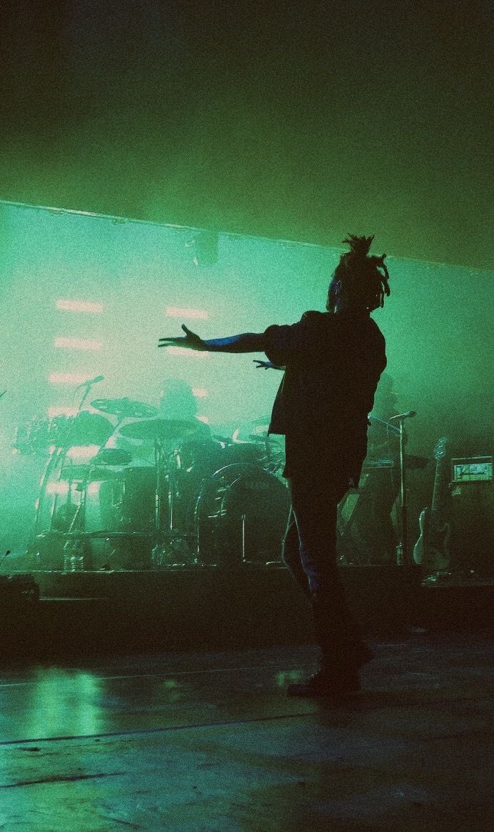 _lucasalcalde's tweet photo. Kiss Land  ( 2013 ) https://t.co/msHMhqv5eP