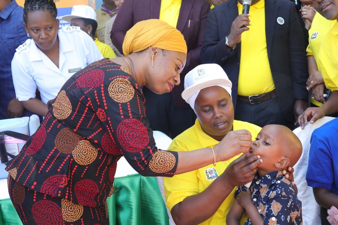 wizara_afyatz's tweet photo. “Sasa tunaelekea kufanya Awamu ya tatu ya Kampeni ya kutoa chanjo ya matone ya Polio ambayo itaanza terehe 1 hadi 4 Septemba, 2022 na zoezi hili litakuwa nchi nzima na tunalenga kuwafikia watoto 12,386,854 walio chini ya umri wa miaka mitano” @ummymwalimu https://t.co/tXtLjQx4ra