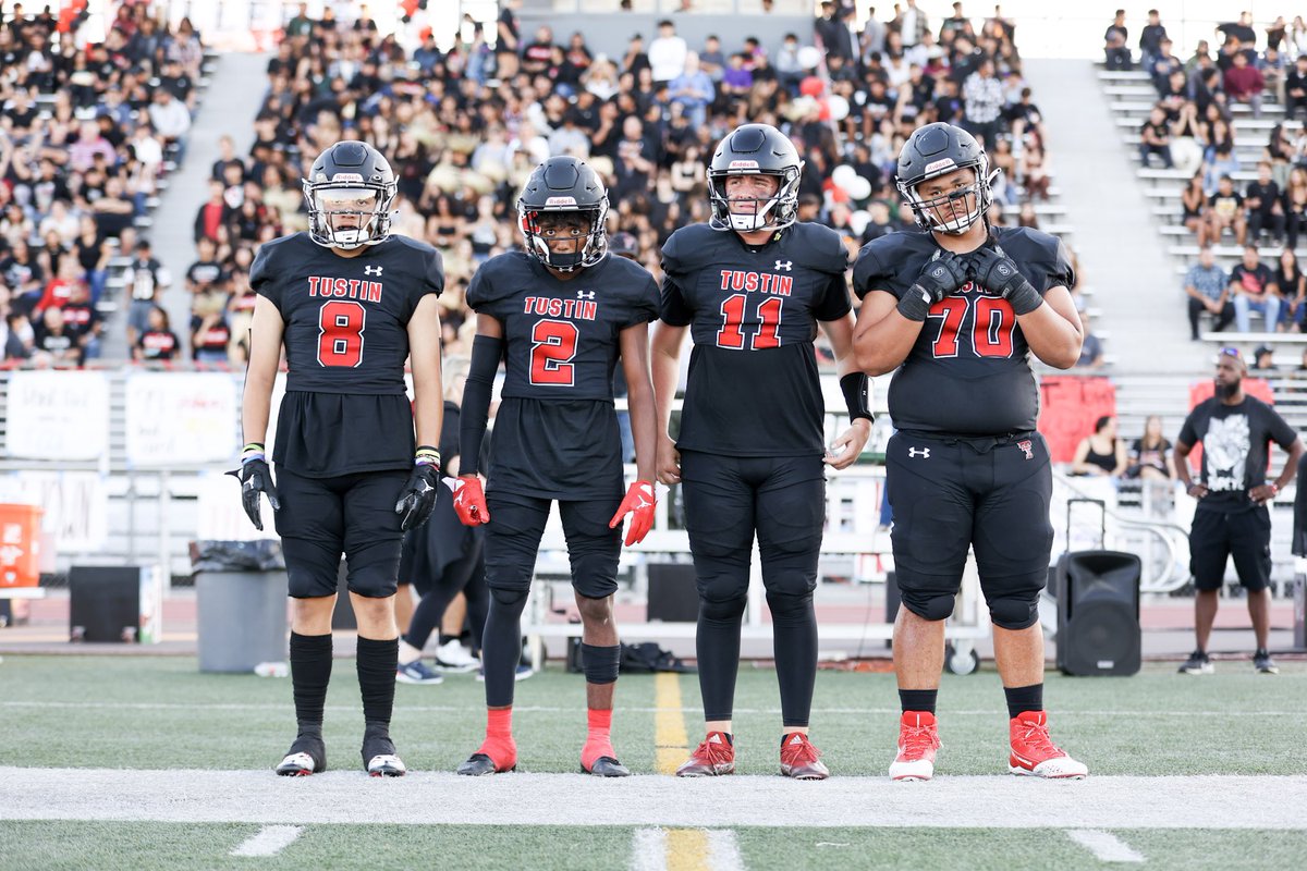 VaimaonaStrong's tweet photo. Nothing to lose, everything to gain. Claremont on the ⏰ @Tiller_Football https://t.co/8u9skE3724