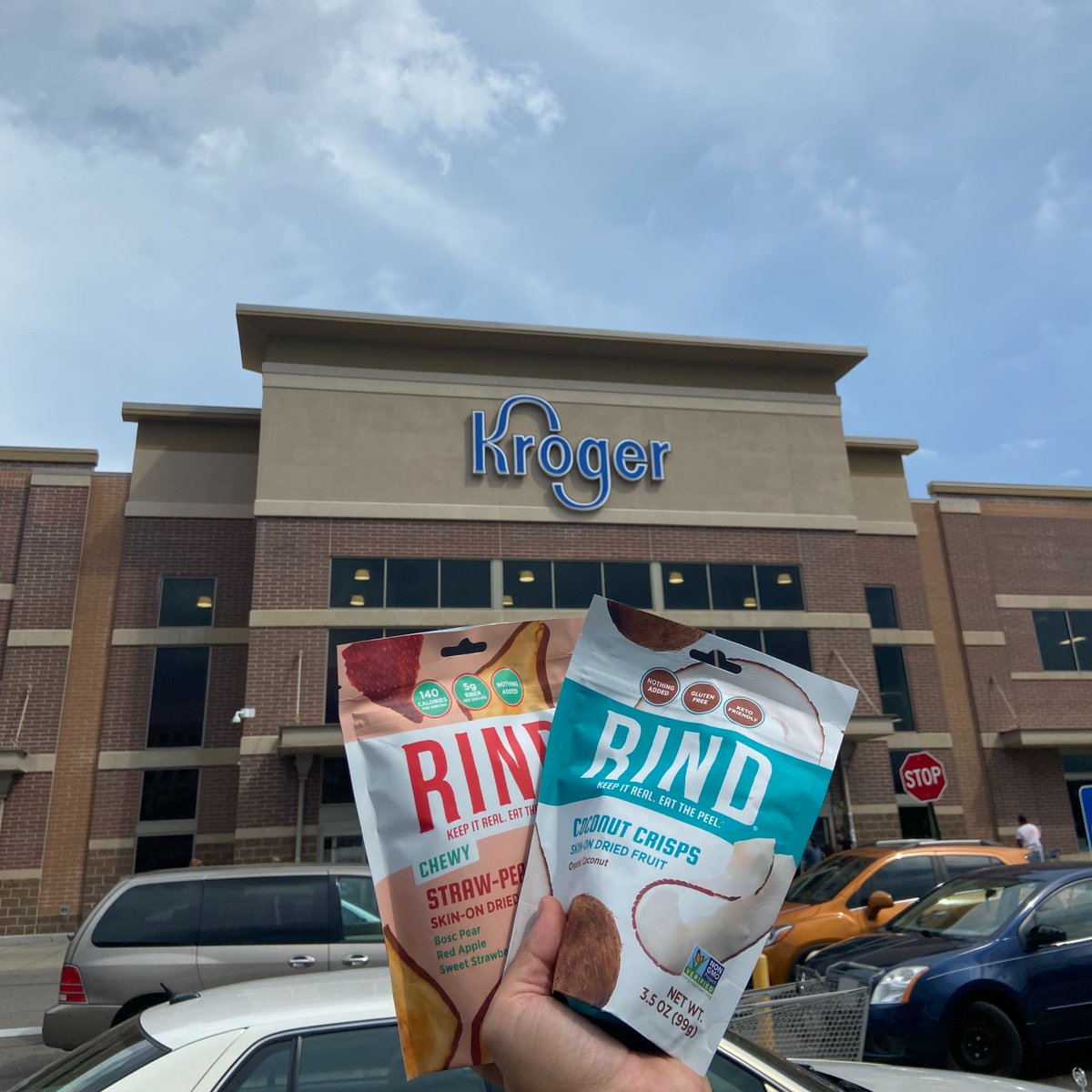 RindSnacks's tweet photo. Loving this new backdrop and our new friends ππ₯₯ #fruityfilms #WOWOW #party
Go find us at your local @kroger today!!π€ https://t.co/rELvnXgO2Y