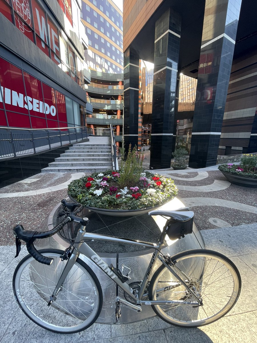 fu_ji555's tweet photo. 本日、糟屋郡粕屋町長者原にある伊賀駅に自転車を停めていましたが、チェーンを切られて盗まれました…
ジャイアントのdefy3で、色はグレーです。
写真をつけておきます…
何処かで見られた方がいましたら、お知らせ下さい。
ご協力下さいます様、何卒宜しくお願いします。
#拡散希望 https://t.co/iHQLlG2dGs