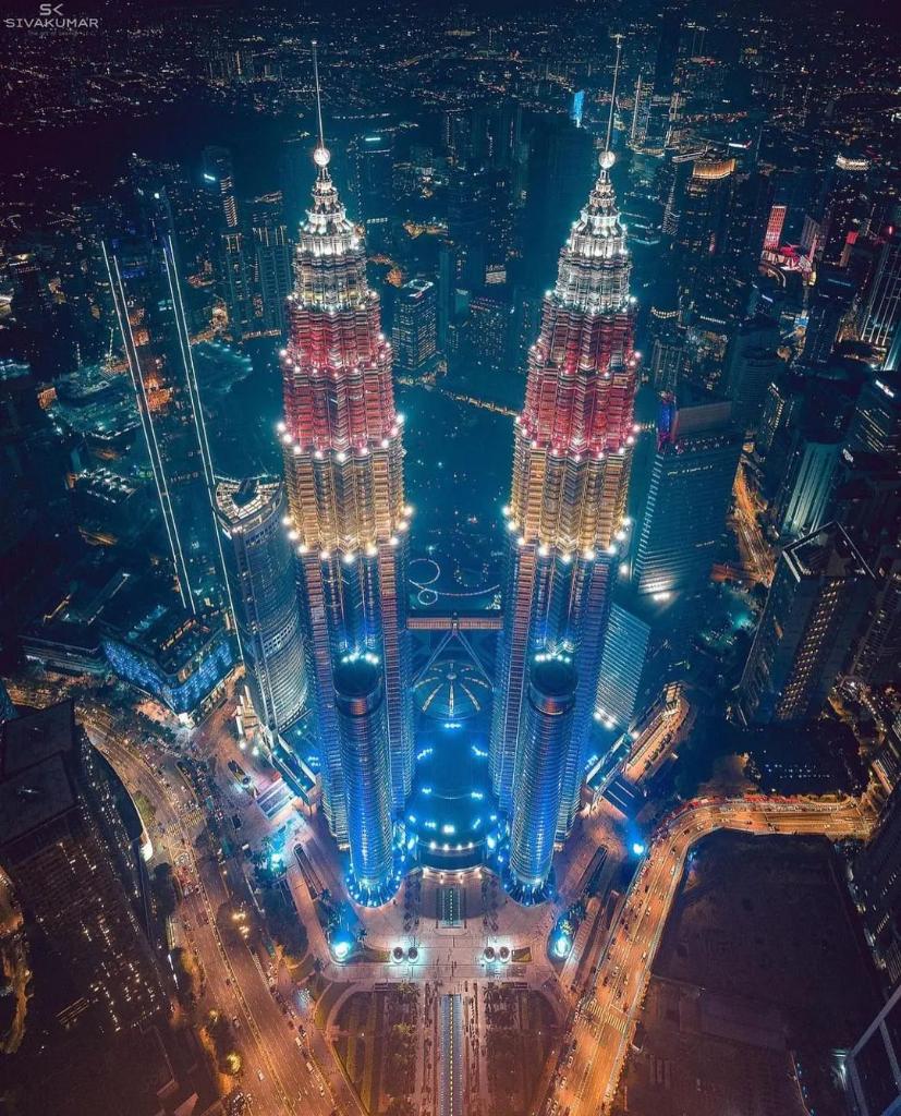 SujuELF0611_'s tweet photo. 31st August 1957 ,
And
After 65years
Today 31st August 2022
SELAMAT HARI MERDEKA ,
MALAYSIAKU 🇲🇾🇲🇾🇲🇾
Proud to be MALAYSIAN 🇲🇾💙
May Allah always bless our country in his Blessing , Aamiin yra.
#SelamatHariMerdeka #65yearsindependenceMalaysia #MerdekaMerdekaMerdeka https://t.co/v63v6zynID