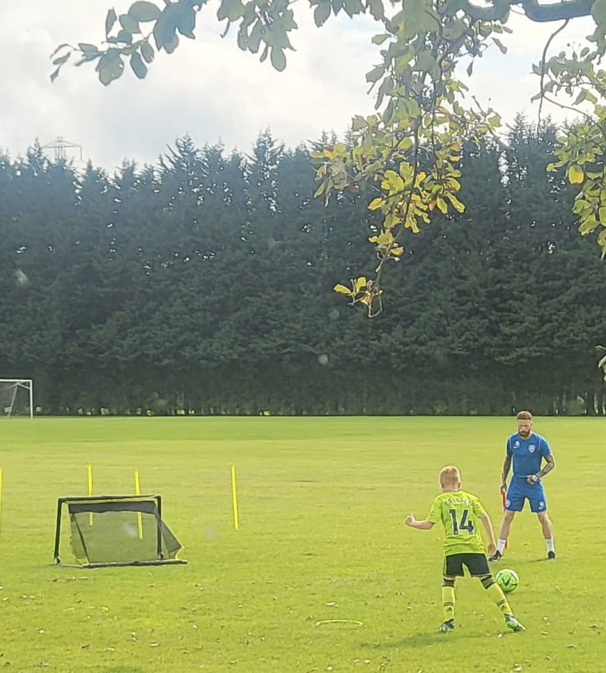 Benjiballer5's tweet photo. School’s out. Football’s out. Putting extra work in on the training pitch this afternoon. #workhardplayhard #training #football #coaching #onetoonesession #baller #development https://t.co/H0A74C8S5Y