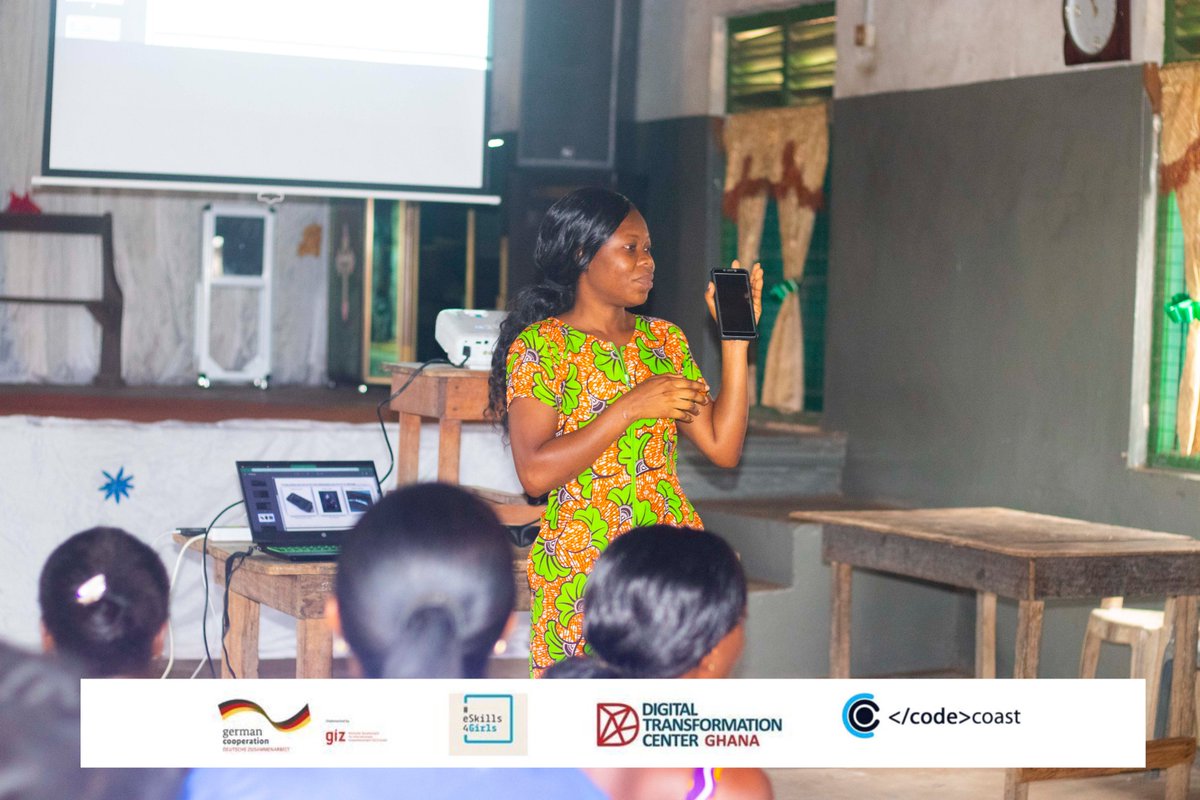 coast_code's tweet photo. #𝐞𝐒𝐤𝐢𝐥𝐥𝐬𝟒𝐆𝐢����𝐥𝐬 
Today trainees were taken through health and wellbeing to which they were able to navigate through the internet using smart phones
#GermanCooperation
#GIZ
#africanforesigntgroup
#digitaltransformationcenterghana
#eSkills4Girls
#codecoast https://t.co/kLc5ZNq98j