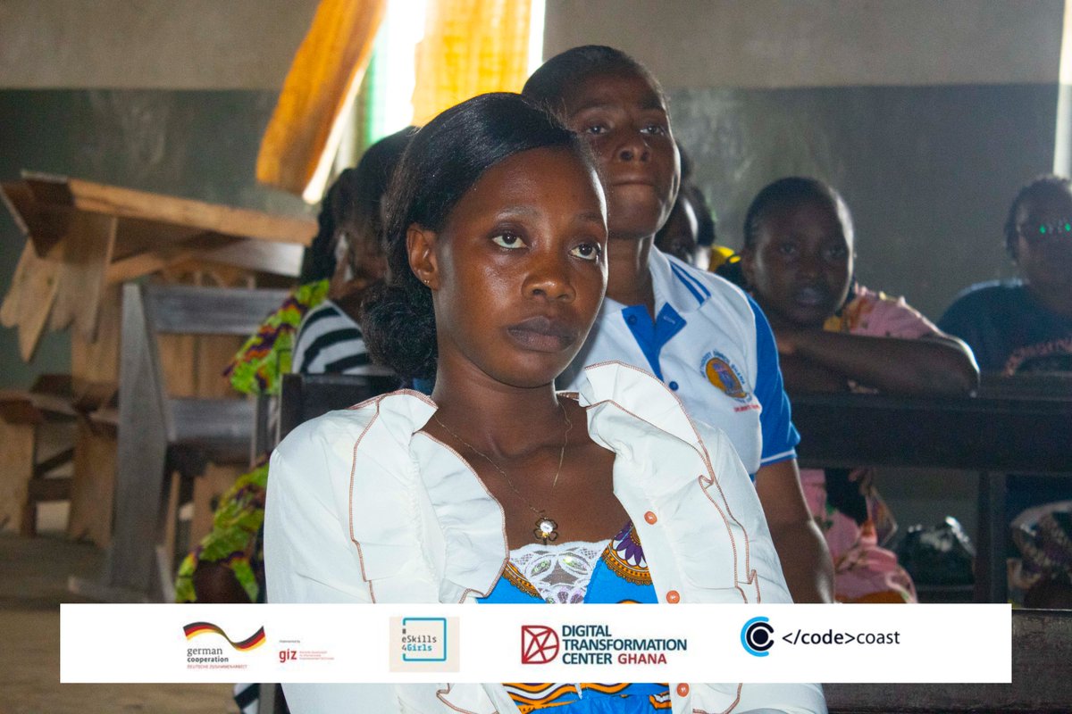 coast_code's tweet photo. #𝐞𝐒𝐤𝐢𝐥𝐥𝐬𝟒𝐆𝐢����𝐥𝐬 
Today trainees were taken through health and wellbeing to which they were able to navigate through the internet using smart phones
#GermanCooperation
#GIZ
#africanforesigntgroup
#digitaltransformationcenterghana
#eSkills4Girls
#codecoast https://t.co/kLc5ZNq98j