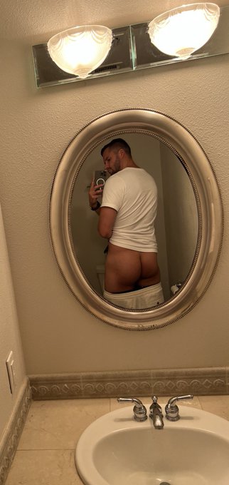 What&rsquo;s going on back there https://t.co/fcDCAwzx2t