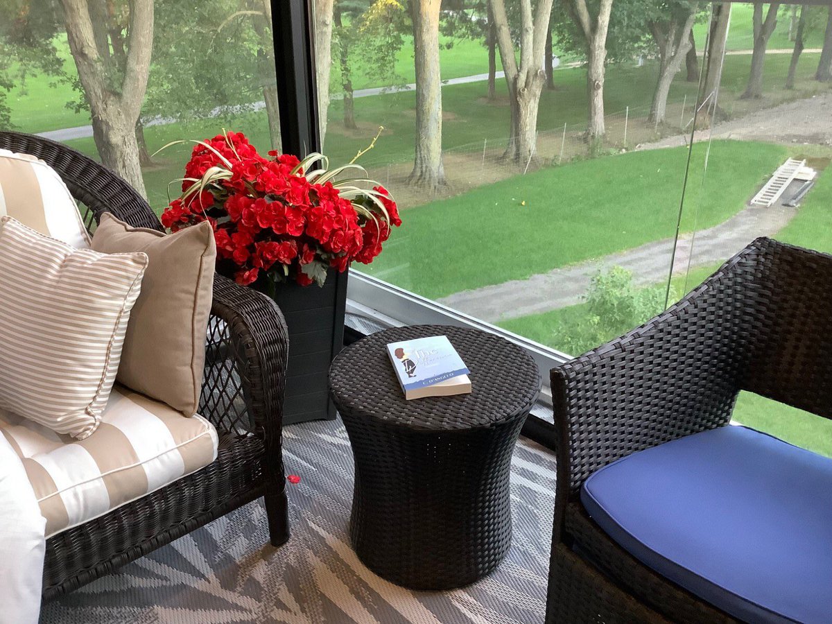 CDAngeloAuthor's tweet photo. #TheDifferenceAroundtheWorld in yet another country- Laval, Quebec, Canada! Share your photo of THE DIFFERENCE. View my pin map on Events and Media: https://t.co/wSev5kAuSy
#CDAngeloAuthor #TheDifferencebook #TheVisitorbook #womensfiction #contemporaryfiction #womensfictionwriter https://t.co/Hf1xzXBMS5