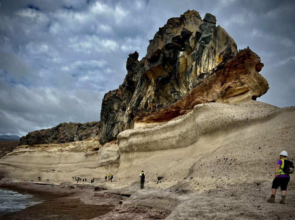 Let’s welcome to our 2022 <a href="/GeoIntern/">GeoTenerife Summer Programme</a> : @LBenniston <a href="/AnabelPozniak/">Anabel Pozniak</a> <a href="/AjayWynneJones/">Ajay Wynne Jones (He/Him)</a> <a href="/ellaerichmond/">Ella Richmond</a> <a href="/Jacob_Nash_Volc/">Jacob Nash</a> <a href="/BedassaGemechu/">Gemechu Bedassa Teferi 格麦楚.贝达萨</a> <a href="/HarjothSoor/">Harjoth Soor</a> <a href="/ParasharDivas/">Divas Parashar</a> <a href="/aninha_psil/">Ana Silva</a> <a href="/charliijackson/">J C Jackson</a> <a href="/MeganIsobel3/">Megan Isobel</a> @SofiaDellaSala1 <a href="/GregorMelville/">Gregor Melville</a> <a href="/TheRealLouisL/">Louis-Alexandre Lobanov 🪐</a> <a href="/vulcanexplorer/">KPage</a>