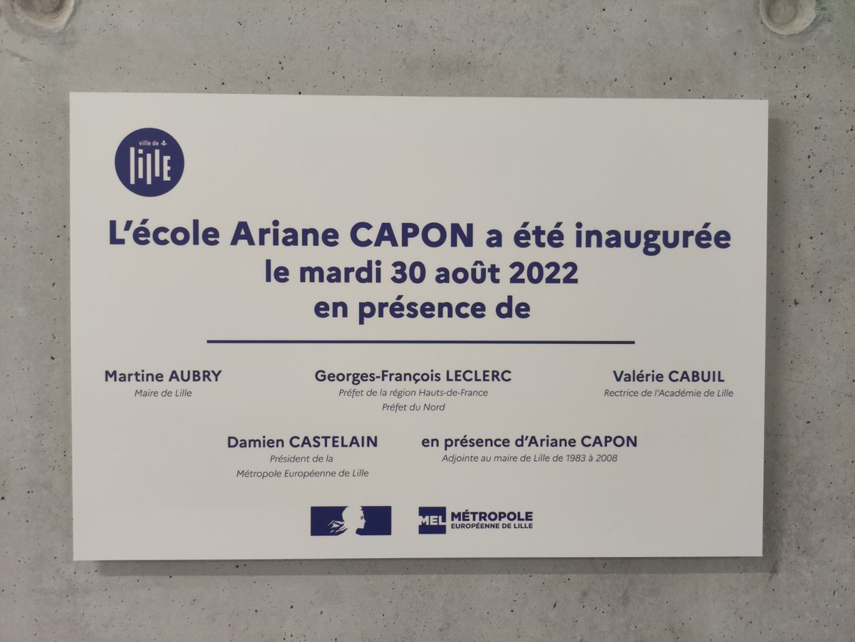 steph_bocquet's tweet photo. Heureuse de retrouver ce soir, ma collègue Ariane CAPON, à l'école primaire qui prend aujourd'hui son nom!
#SequenceEmotion
#Lille #Moulins https://t.co/G09Dv3Zc8G
