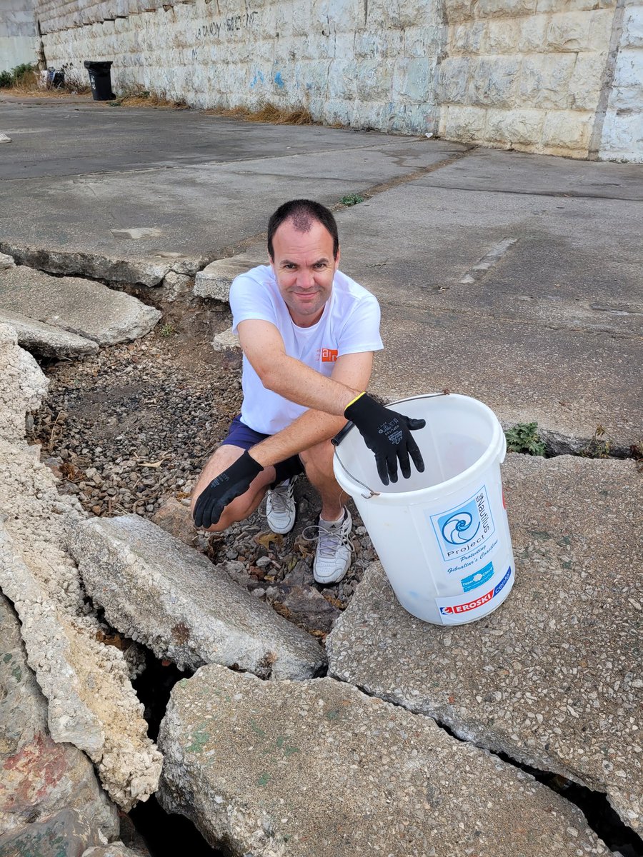 Advantage staff members joined our #MedOceanHeroes , Bronze #DofE cohorts & leaders who together successfully removed 80kg of plastic debris from the area We're strongest when we work together #beachclean #gibraltar #conservewhatourchildrendeserve #rosiabay #civicpride #plastic