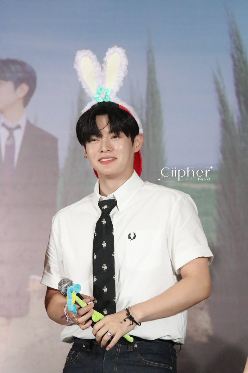 ciipherth's tweet photo. [220828] Ciipher Fan Sign In Bangkok

(1) 
#Ciipher #싸이퍼 #ไซเฟอร์
#Ciipher_FansignInBKK https://t.co/8kt0S9GxYA