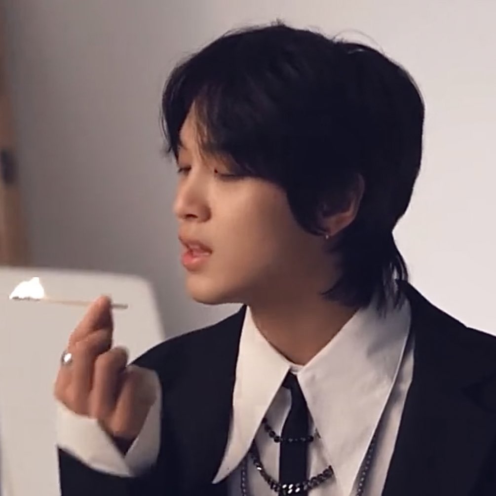 lhcmkI's tweet photo. the impact these two haechan moments had on everyone https://t.co/q9wQ0bM0PM