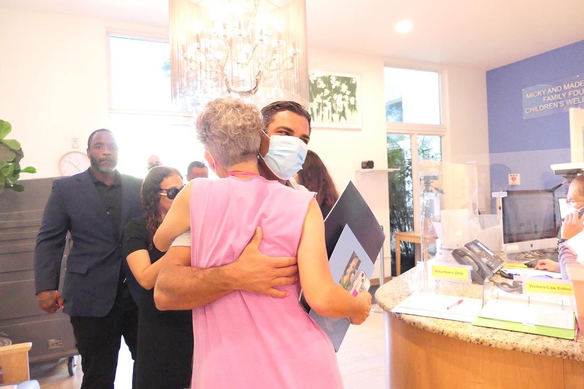 FrancisSuarez's tweet photo. Today we proudly made our first commitment of $200,000 to @LotusHouse1 and moved a step closer to our promise and plan to make the @CityofMiami the first major city to achieve functional zero for chronic homelessness. https://t.co/TW60WWQWvd