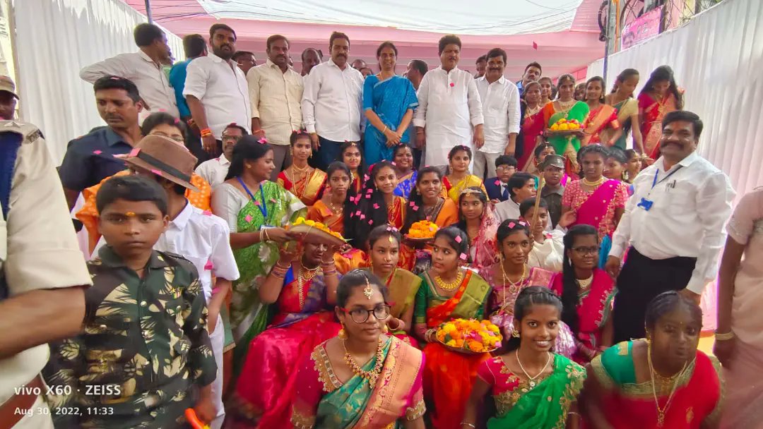 naveenktrs's tweet photo. బాలా నగర్ లో నా స్వంత  నిధులతో నిర్మించిన పాఠశాల భవనాన్ని నేడు విద్యాశాఖా మంత్రి శ్రీమతి సబితా ఇంద్రరెడ్డి గారు ముఖ్య అతిథిగా పాల్గొని ప్రారంభించడం జరిగింది. https://t.co/G0Lk4WQPsz