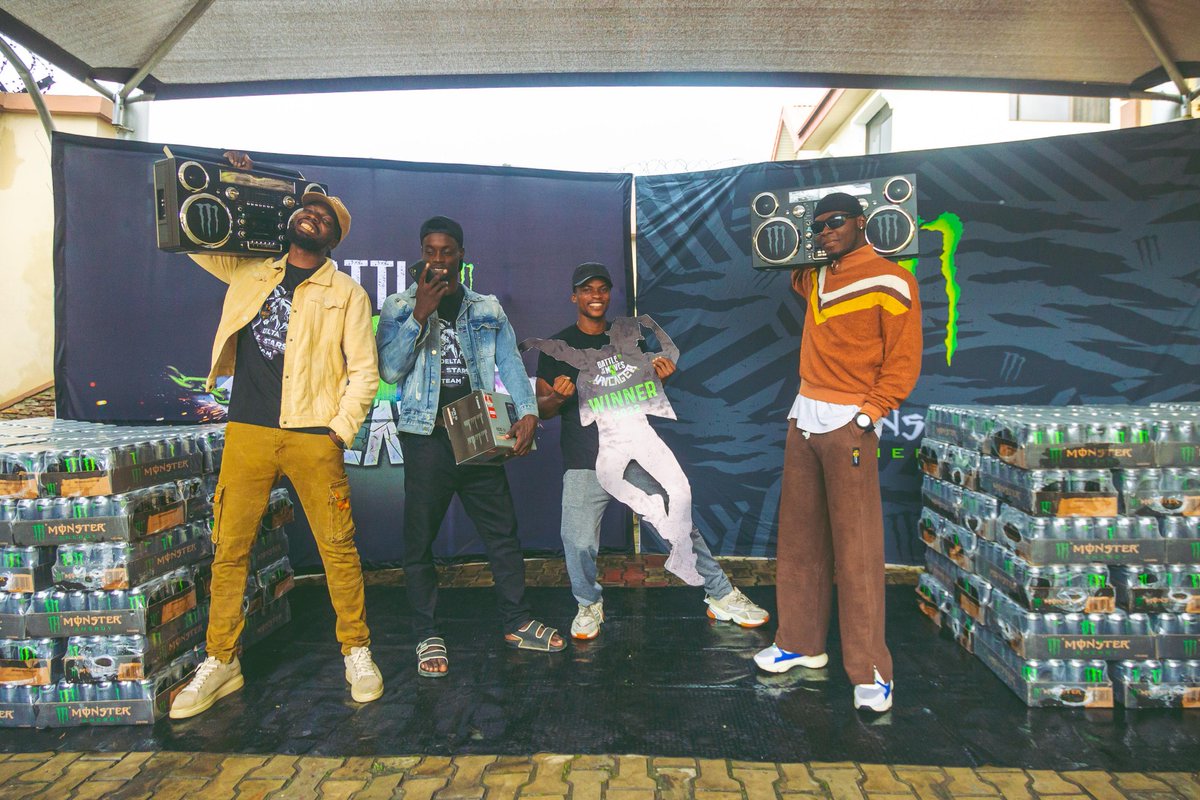 ChetuniHQ's tweet photo. Winning a dance competition is no joke. Delta AllStars gave it their all &amp; their effort was rewarded as they were crowned champions of the #BattleOfTheMoves.

They've been awarded their prizes. Congratulations on winning the biggest dance battle in Nigeria. #BOTM2 🔥 https://t.co/GPX1907kt2