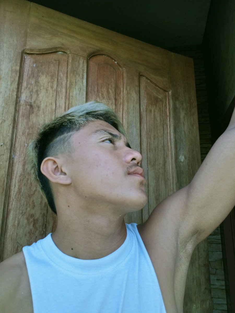 tslohob's tweet photo. Looking at yeahh😋 https://t.co/4cb2QhwkMj