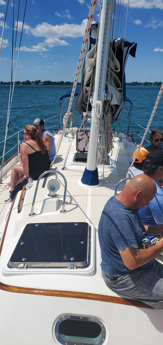 MetroWirelessIN's tweet photo. Well needed fun in the sun for team Metro Wireless! Thanks Tyler Hoffman for making this all possible! https://t.co/L16sFYKpnK