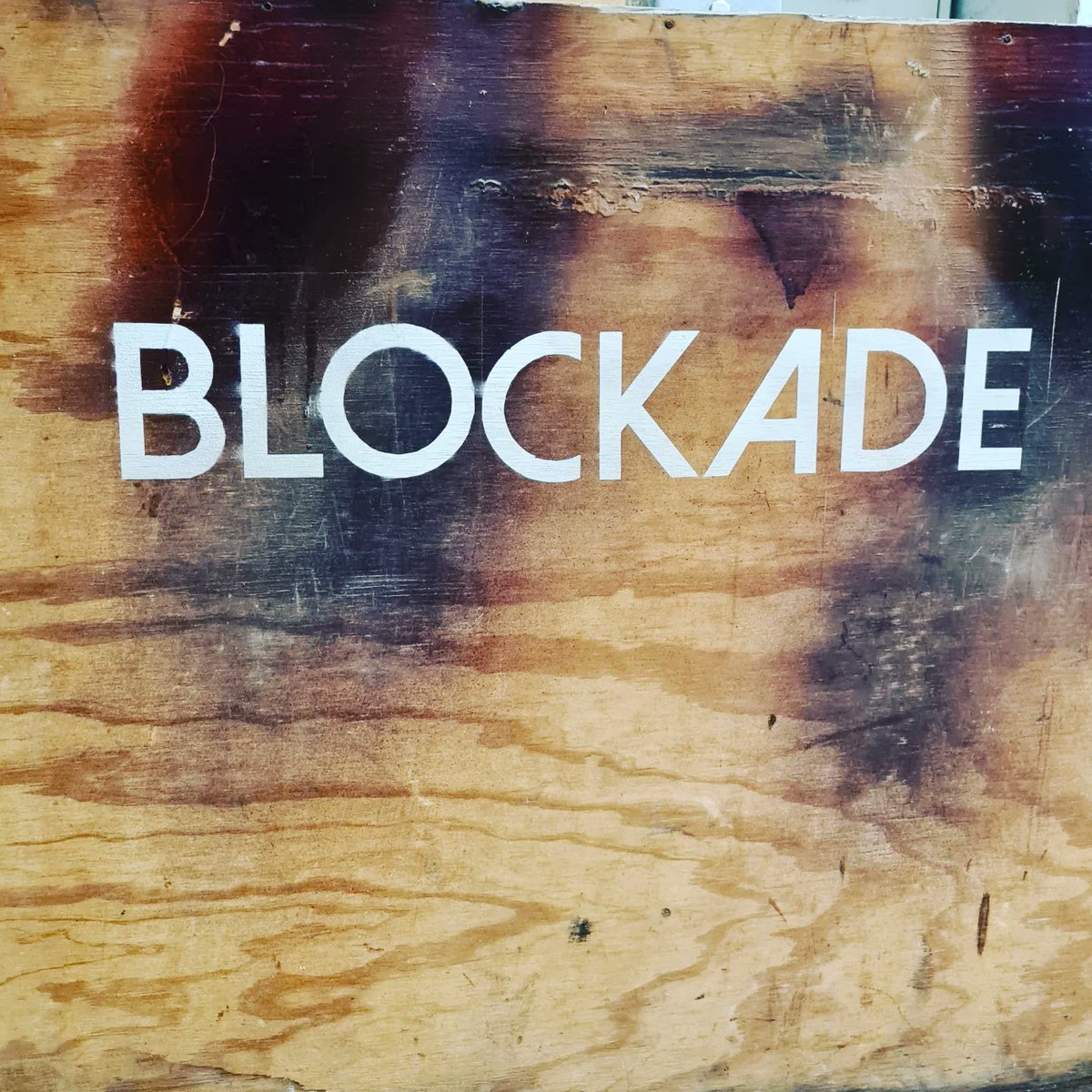 Smith_Rodger's tweet photo. BLOCKADE aerosol has been a massive success this year. Perfect for small blocking jobs the feedback has been brilliant. Available throughout the UK and Ireland #blockade #shellacattack #smithandrodger https://t.co/r14VuUdi6Y