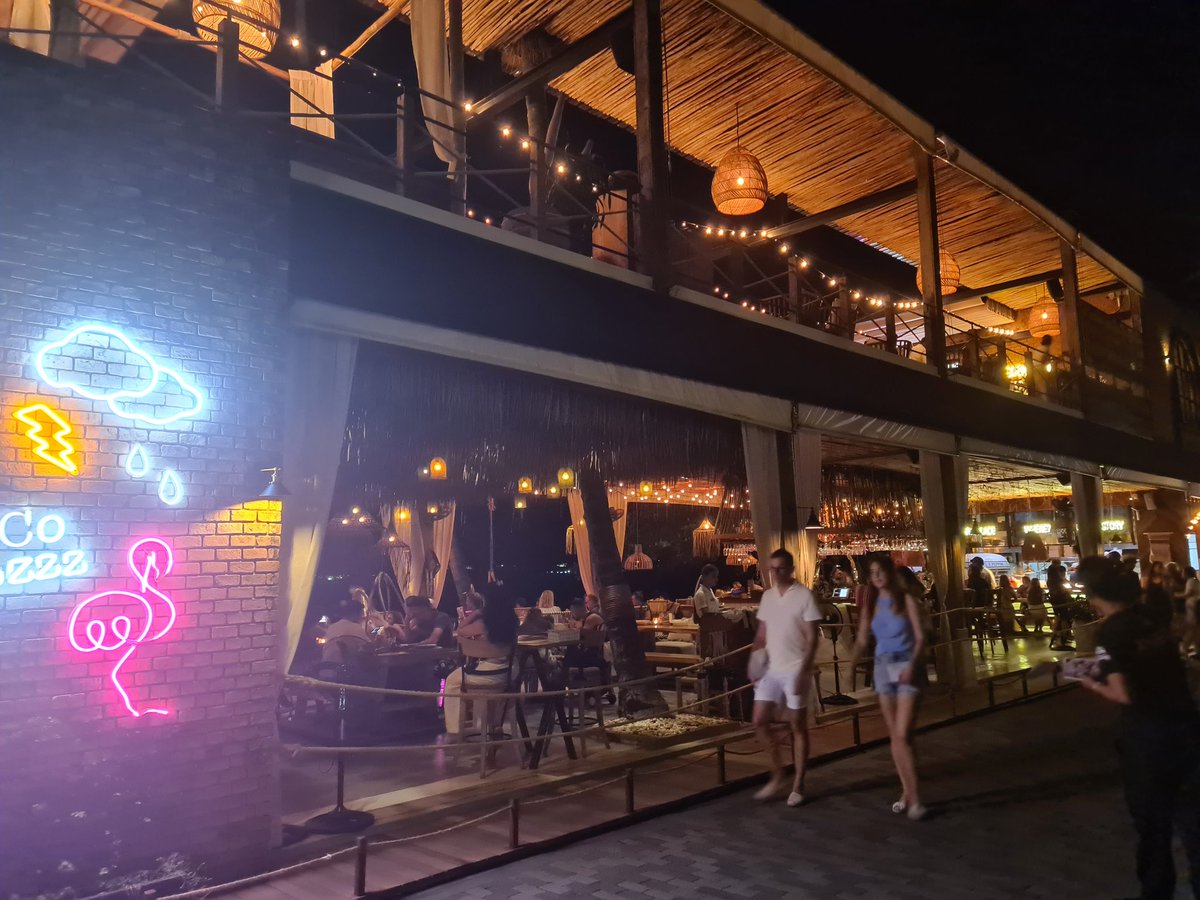 Beau3170's tweet photo. Night time in Thailand πΉπ
#HavingTheBestTime https://t.co/gGXxX1nl27